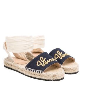 Brand new , never worn , order wrong size